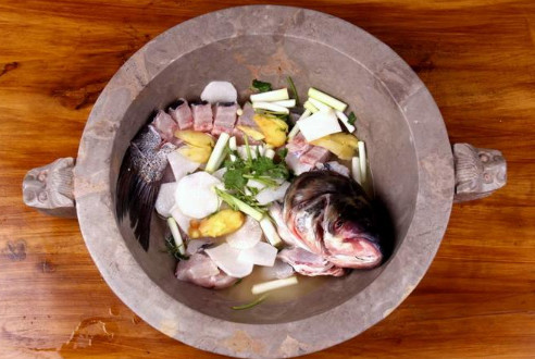 渔珺传奇石锅鱼加盟店
