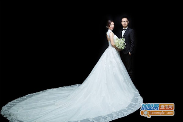 90后韩式婚纱摄影加盟费