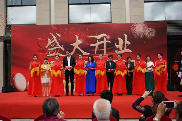 热烈祝贺安徽合肥市爱君家政总部盛大开业!