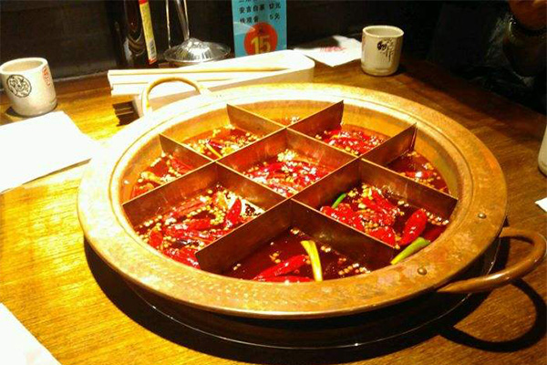 渝神老火锅加盟门店