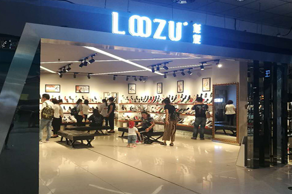 龙足女鞋加盟门店