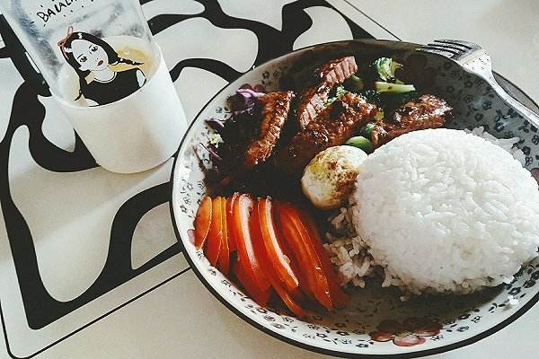 味忆铭牛扒饭加盟费