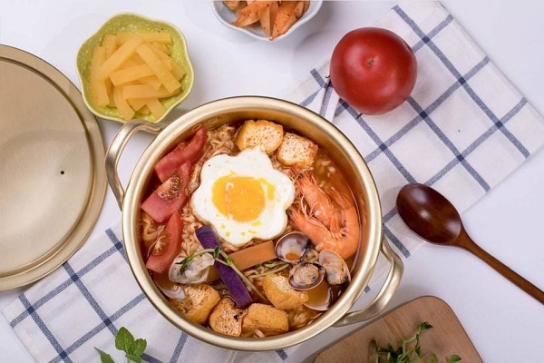 甄旺泡面小食堂加盟