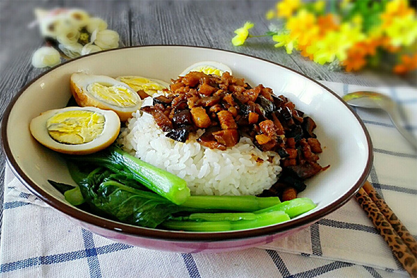 卤汁拌饭