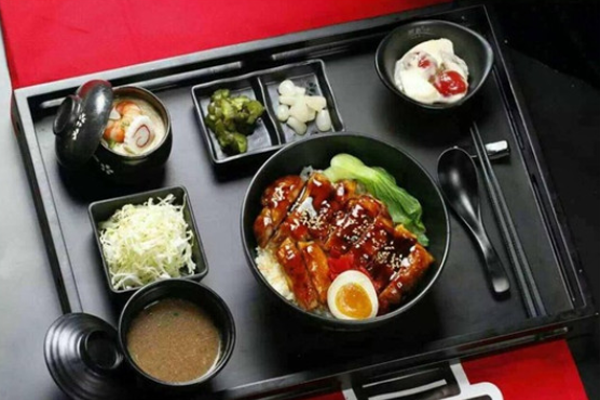 桃福井定食餐厅加盟门店