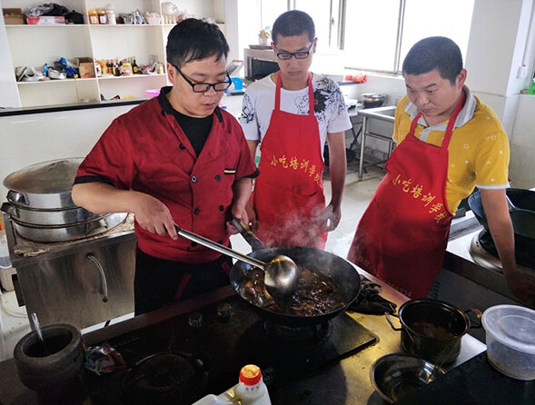 鱼言学酸菜鱼加盟门店