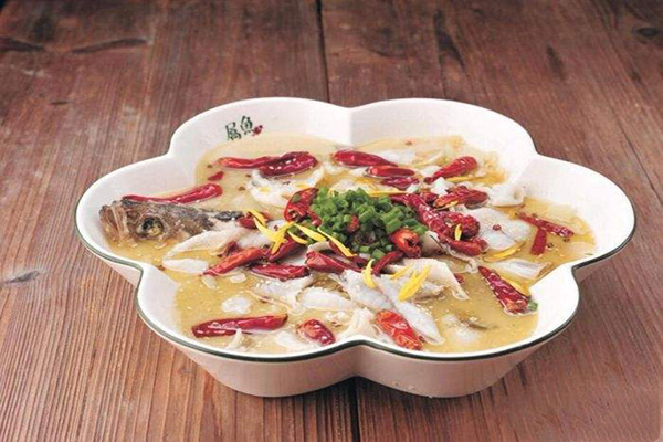 属鱼·老坛酸菜鲈鱼加盟门店