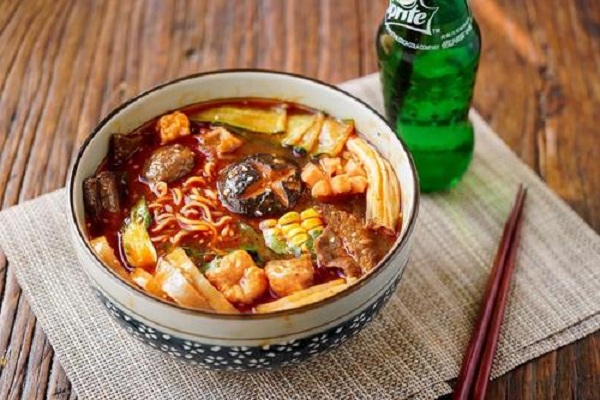 李亮麻辣烫加盟店