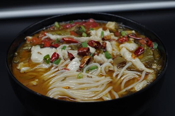 舰长酸菜鱼米线加盟门店