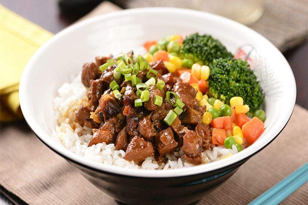 菊儿人家卤肉饭加盟费