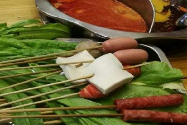 浅语签寻串串香加盟门店