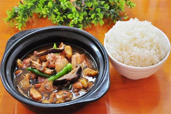 苗肖威黄焖鸡米饭