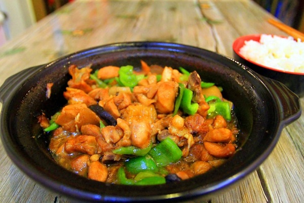 蓝雨黄焖鸡米饭