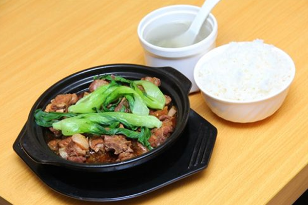 曹轩阁黄焖鸡米饭加盟门店