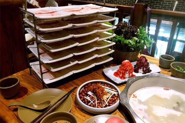 元鼎斑鱼庄加盟店