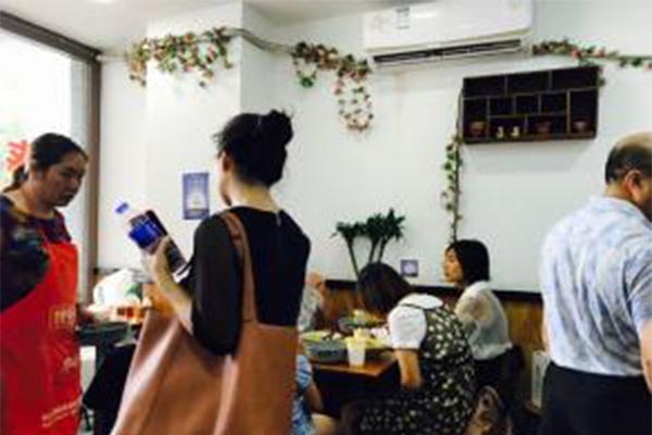 王鲜生馄饨加盟门店