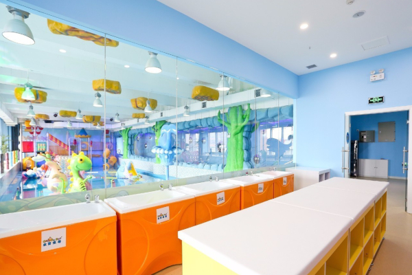 百贝高婴儿游泳馆加盟店