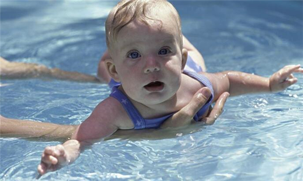 一一吖吖婴儿游泳馆加盟费