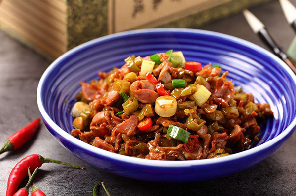 鱼飞鱼时尚湘菜加盟店