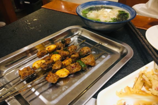 福苗小骆驼烧烤加盟店