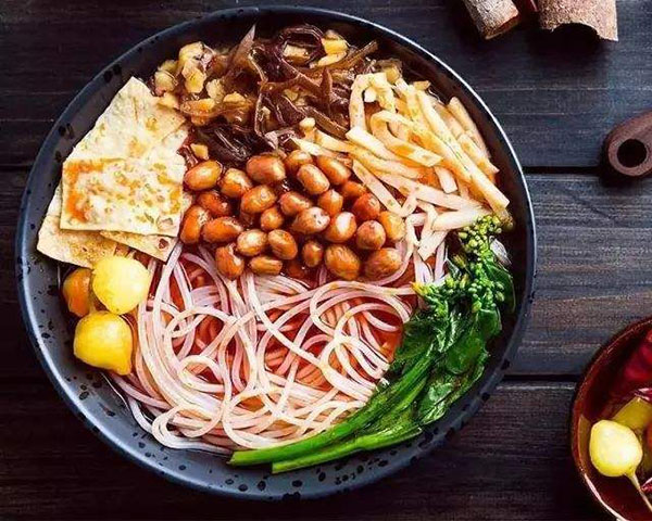 在巷子里螺蛳粉加盟店