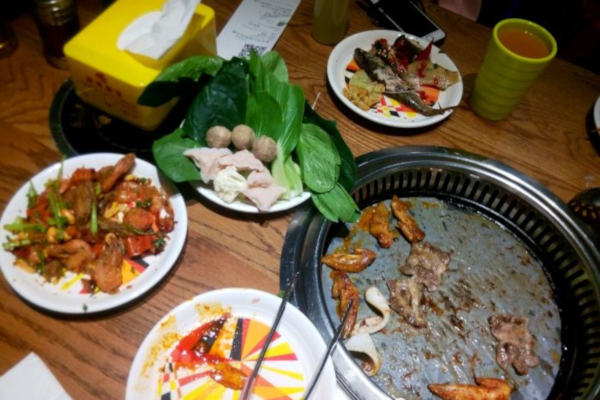 舌尚缘烤肉海鲜自助加盟店