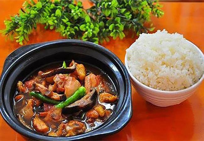 荨香椒麻鸡米饭加盟门店