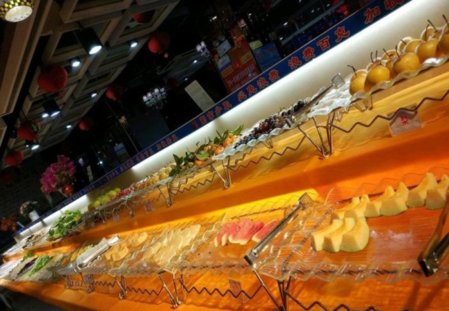 百味一族海鲜自助城加盟门店