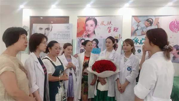 精英美业培训学校加盟店