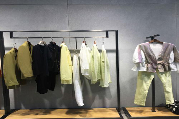 moco女装加盟费
