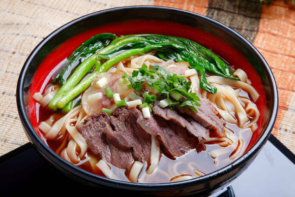 十三丰生烫牛肉面加盟店