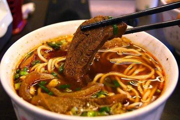 川味老张牛肉面加盟费