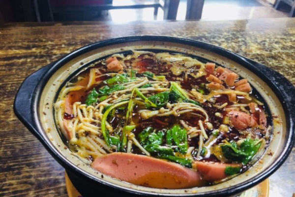 雷记云南过桥米线加盟店