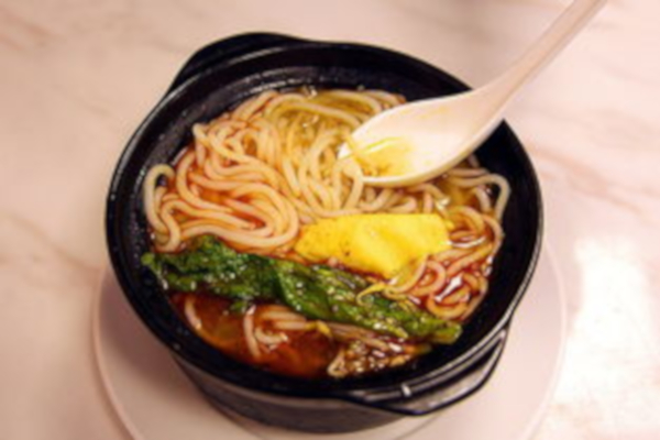 真味砂锅过桥米线加盟店
