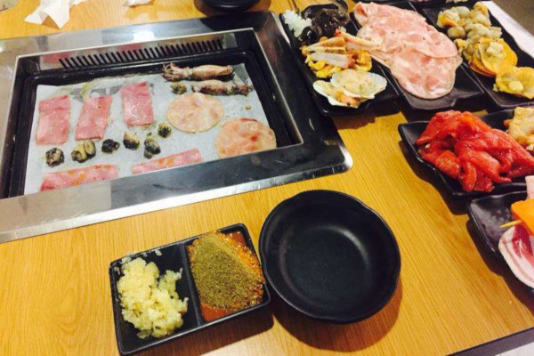 牛原王自助烤肉加盟费