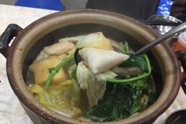 嘉源砂锅麻辣烫加盟店