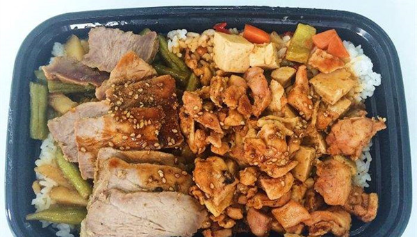 亿翎嘉双拼饭加盟店
