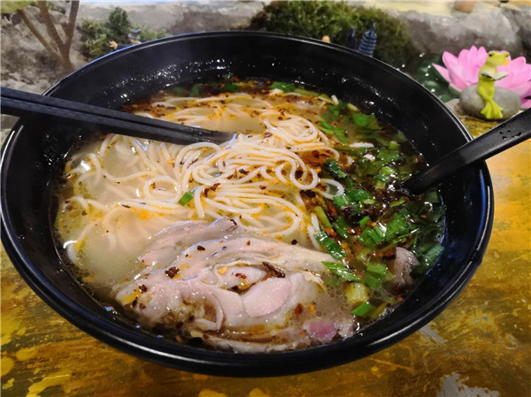 苗小仙羊肉粉加盟店