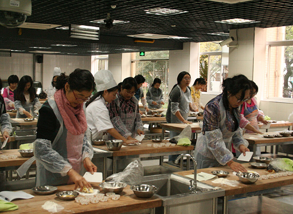 蓝鸽美食培训加盟费