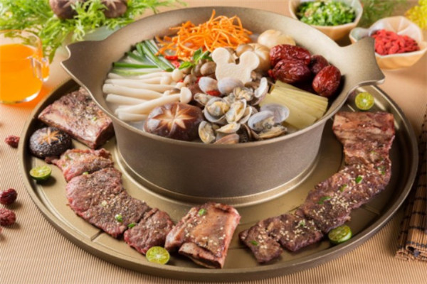 辣尚宫涮烤王主题餐厅加盟店