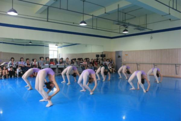舞蹈培训中心加盟费