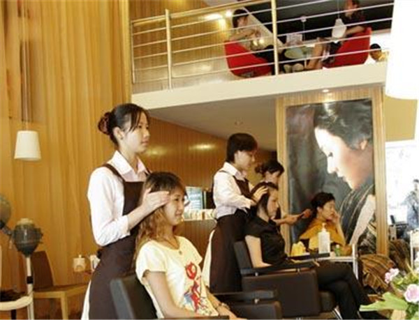 博士园养发馆加盟店