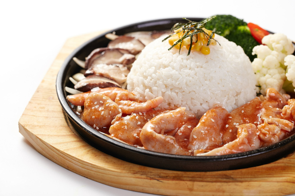 小坂家铁板饭加盟费