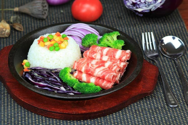 小坂家铁板饭加盟店