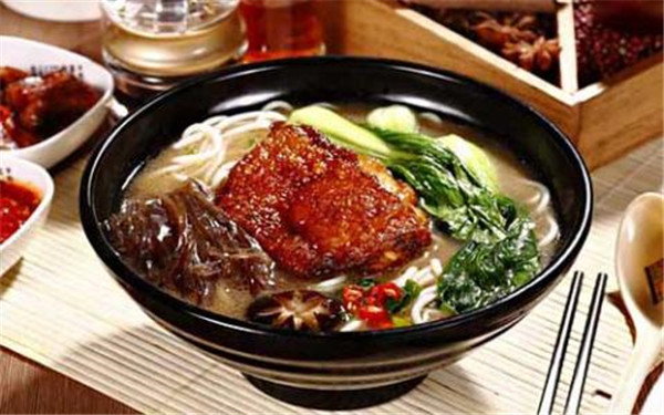 三个辣椒牛肉粉加盟店