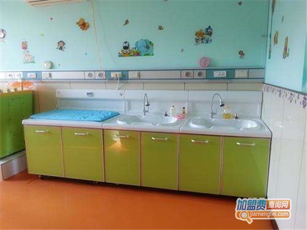 婴儿洗浴中心加盟店