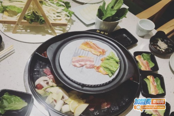 爱上熊猫火锅加盟店