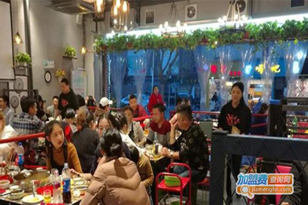 龙巴适串串香加盟费
