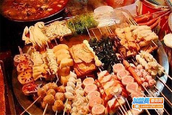 曝呀君麻辣烫加盟费