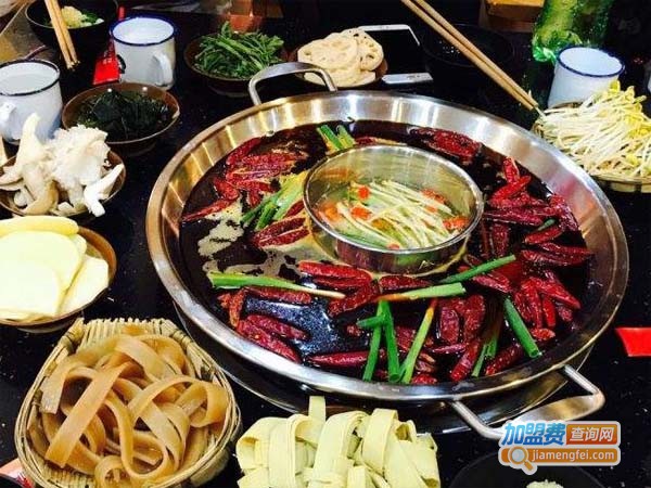 铁锅门火锅加盟店